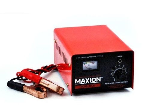 На фото: Зарядний пристрій MAXION PLUS-10АТ
