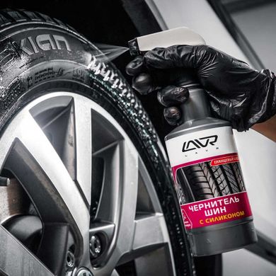 На фото: Чернитель шин с силиконом LAVR Tire shine conditioner with silicone Ln1475 500мл